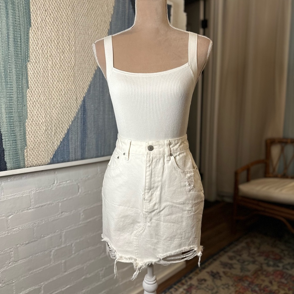 Forever 21 White Denim Distressed Edge Mini Skirt - Picture 2 of 14